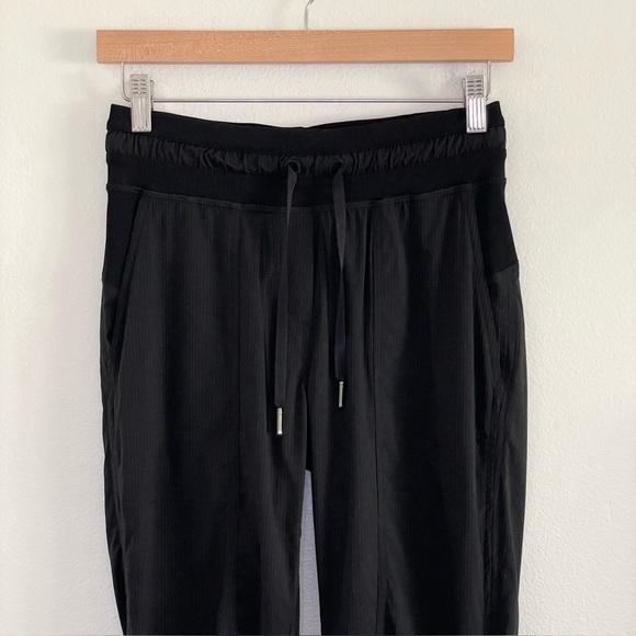 Lululemon Dance Studio Crop 25” Lightweight Performance Pant Black 4 - Picture 9 of 16